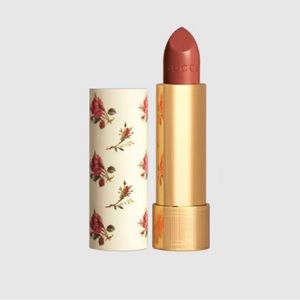 𝙶𝚞𝚌𝚌𝚒 𝚛𝚘𝚞𝚐𝚎𝙰̀ 𝙻𝚎̀𝚟𝚛𝚎𝚜 𝚟𝚘𝚒𝚕𝚎 𝚕𝚒𝚙 𝚌𝚘𝚕𝚘𝚞𝚛